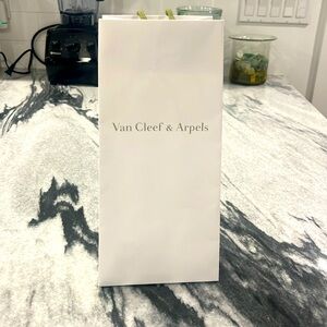 Van Cleef & Arpels shopping bag